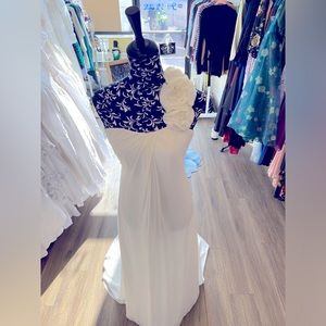 NWT David’s Bridal Wedding Dress